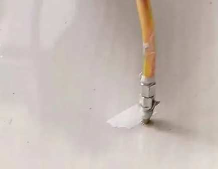 繁昌瓷砖空鼓维修公司专业解答在瓷砖铺贴过程中，如果使用的砂料过粗（如全部使用了粗砂），可能会导致以下问题